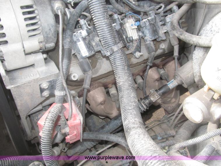 image for item B5447 2001 Chevrolet Silverado 1500 LT Ext. Cab pickup truck