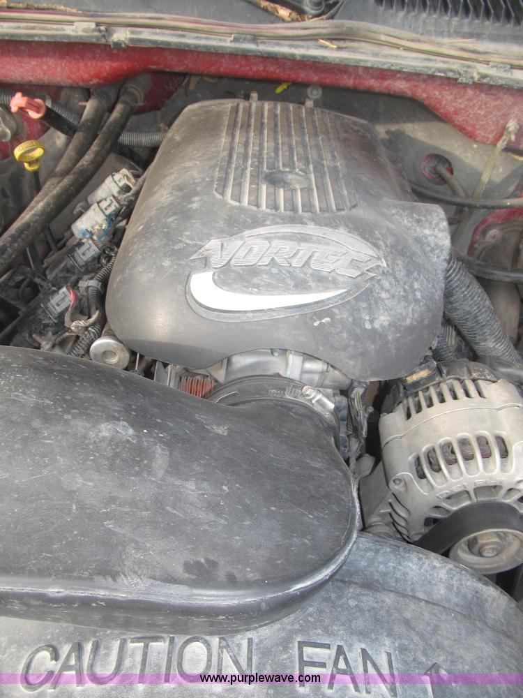 image for item B5447 2001 Chevrolet Silverado 1500 LT Ext. Cab pickup truck