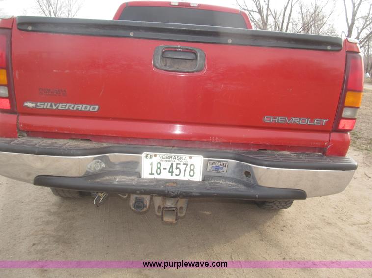 image for item B5447 2001 Chevrolet Silverado 1500 LT Ext. Cab pickup truck