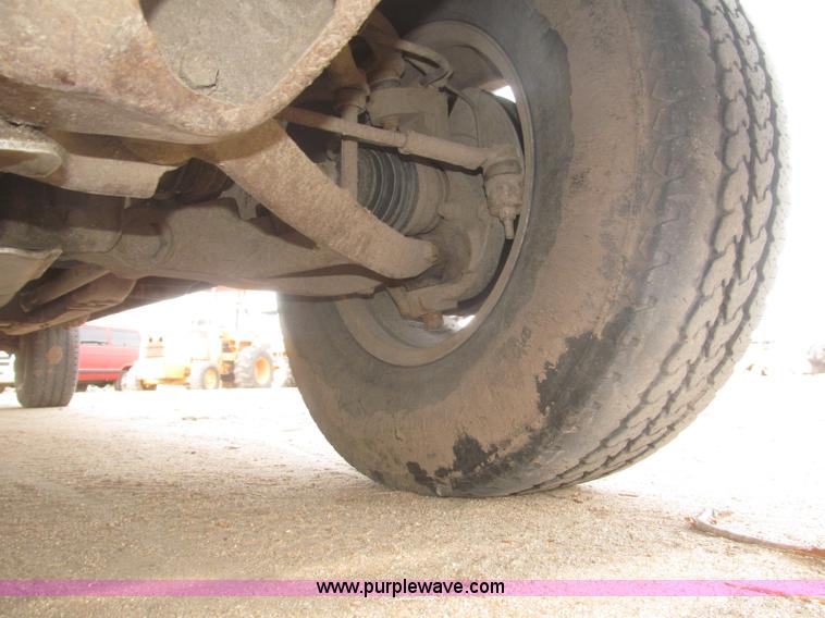 image for item B5447 2001 Chevrolet Silverado 1500 LT Ext. Cab pickup truck