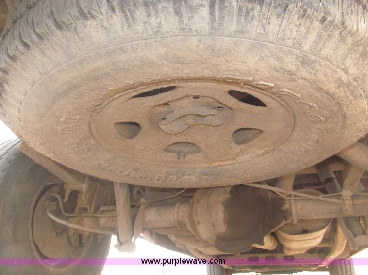 image for item B5447 2001 Chevrolet Silverado 1500 LT Ext. Cab pickup truck