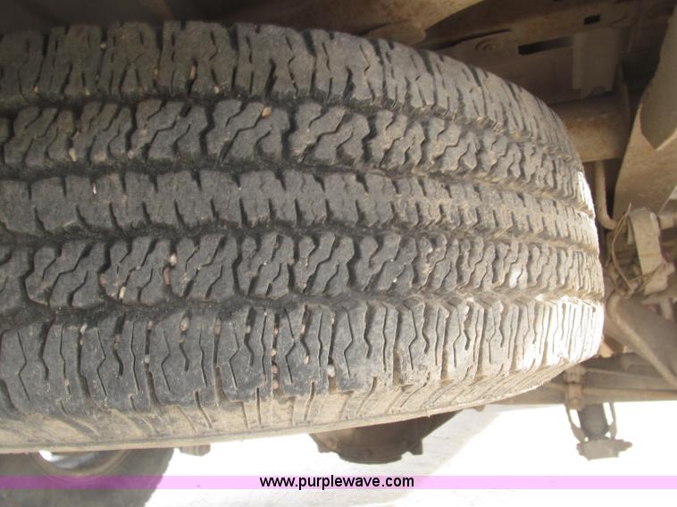 image for item B5447 2001 Chevrolet Silverado 1500 LT Ext. Cab pickup truck