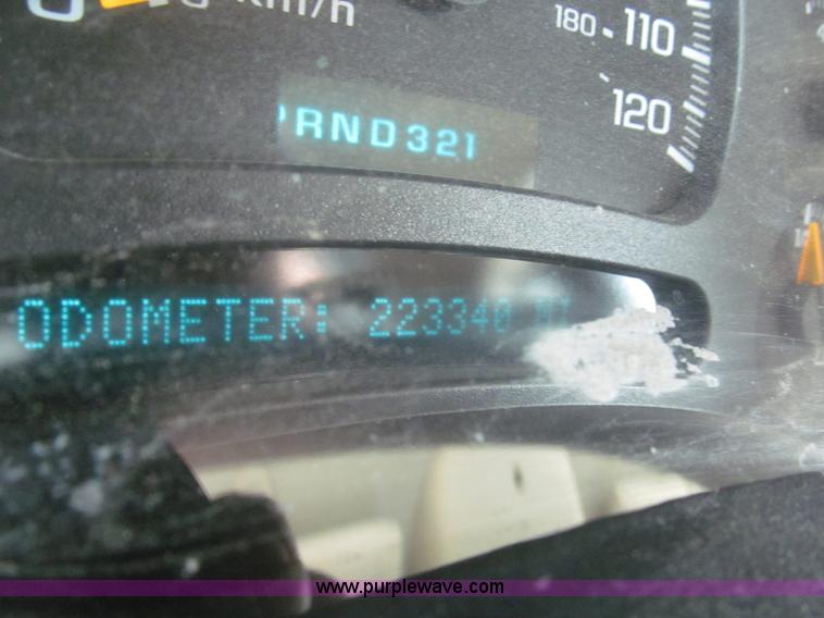 image for item B5454 2004 Chevrolet Silverado 1500 Z71 pickup truck