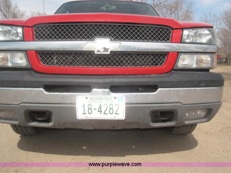 image for item B5454 2004 Chevrolet Silverado 1500 Z71 pickup truck