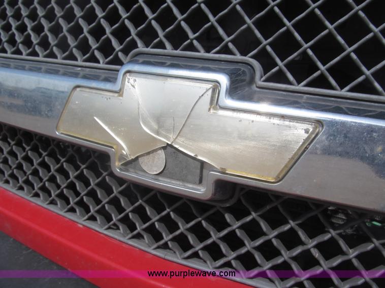 image for item B5454 2004 Chevrolet Silverado 1500 Z71 pickup truck