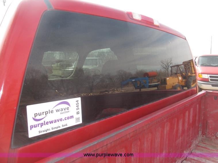 image for item B5454 2004 Chevrolet Silverado 1500 Z71 pickup truck