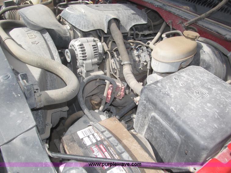 image for item B5454 2004 Chevrolet Silverado 1500 Z71 pickup truck