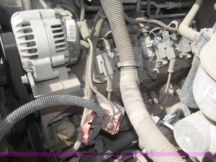 image for item B5454 2004 Chevrolet Silverado 1500 Z71 pickup truck