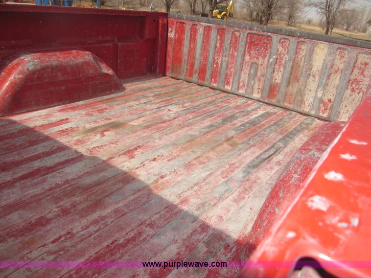 image for item B5454 2004 Chevrolet Silverado 1500 Z71 pickup truck