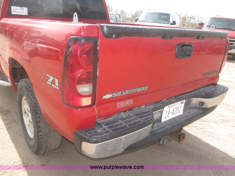 image for item B5454 2004 Chevrolet Silverado 1500 Z71 pickup truck