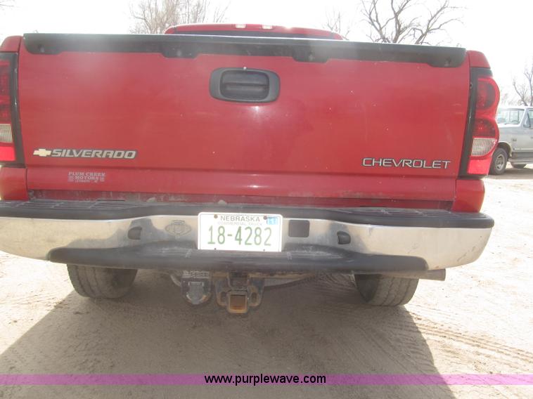 image for item B5454 2004 Chevrolet Silverado 1500 Z71 pickup truck