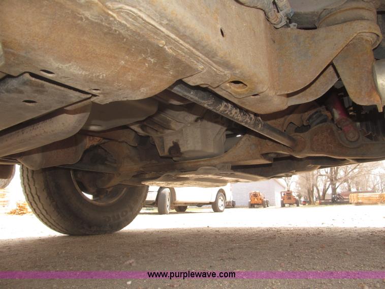 image for item B5454 2004 Chevrolet Silverado 1500 Z71 pickup truck