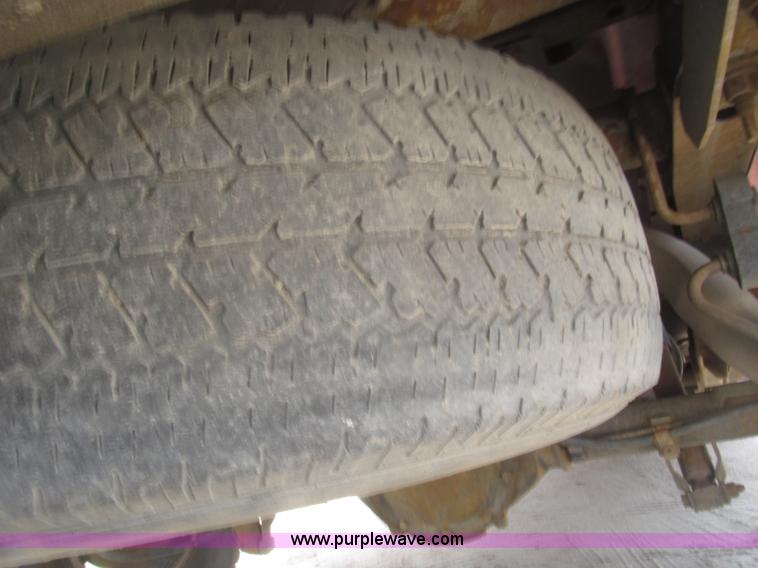 image for item B5454 2004 Chevrolet Silverado 1500 Z71 pickup truck