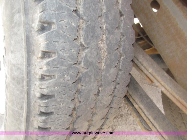 image for item B5454 2004 Chevrolet Silverado 1500 Z71 pickup truck