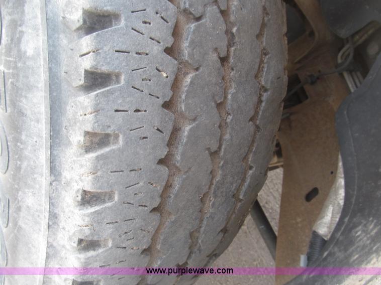 image for item B5454 2004 Chevrolet Silverado 1500 Z71 pickup truck