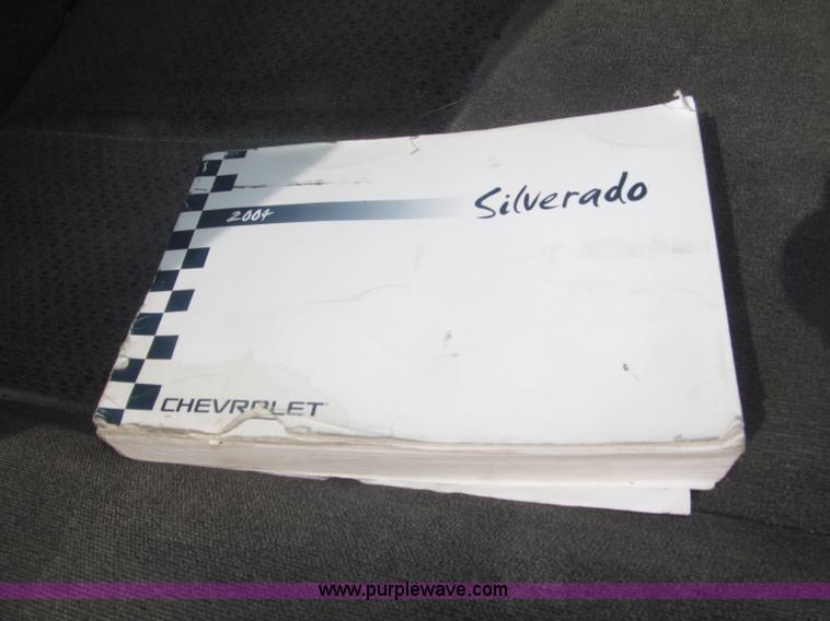 image for item B5454 2004 Chevrolet Silverado 1500 Z71 pickup truck