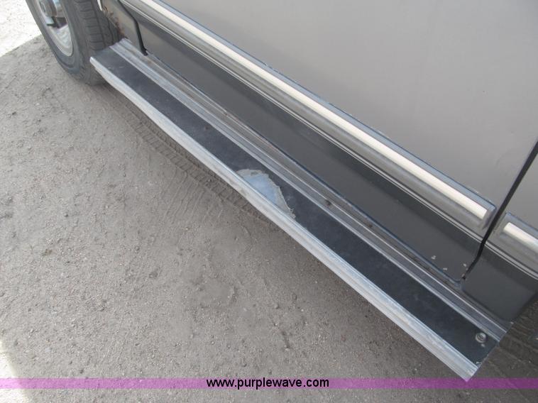 image for item B5455 1993 Ford F150 XLT pickup truck