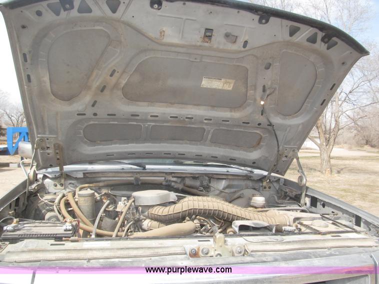 image for item B5455 1993 Ford F150 XLT pickup truck