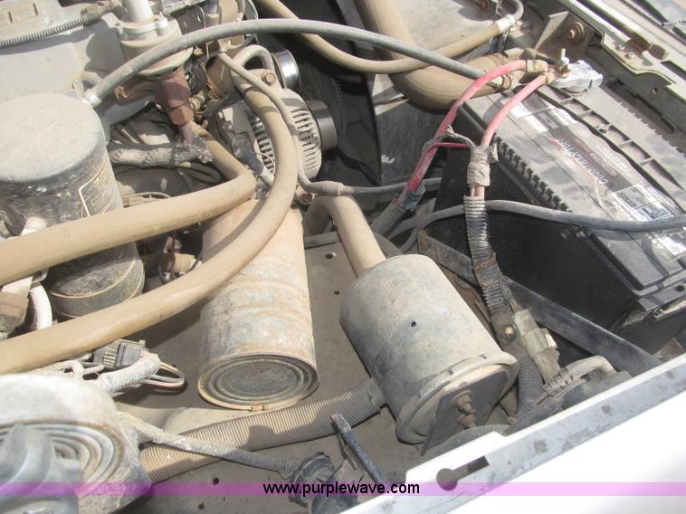 image for item B5455 1993 Ford F150 XLT pickup truck