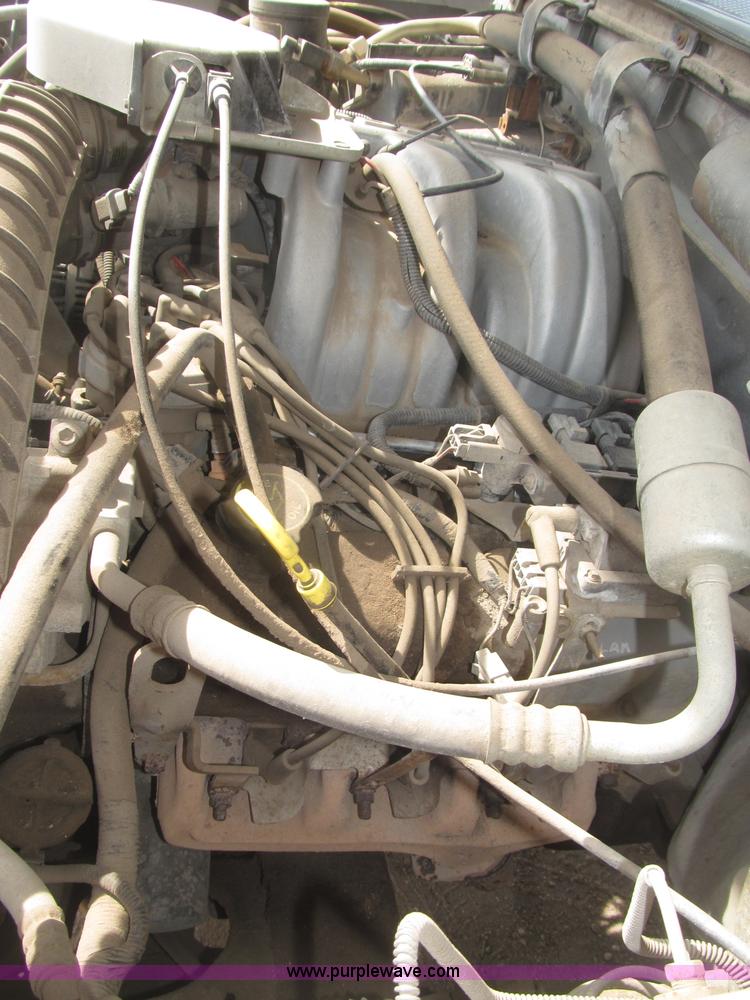 image for item B5455 1993 Ford F150 XLT pickup truck