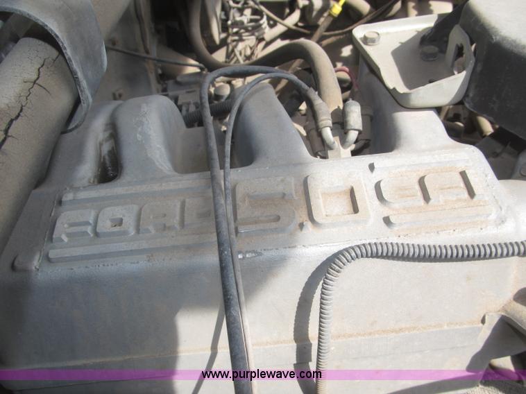 image for item B5455 1993 Ford F150 XLT pickup truck