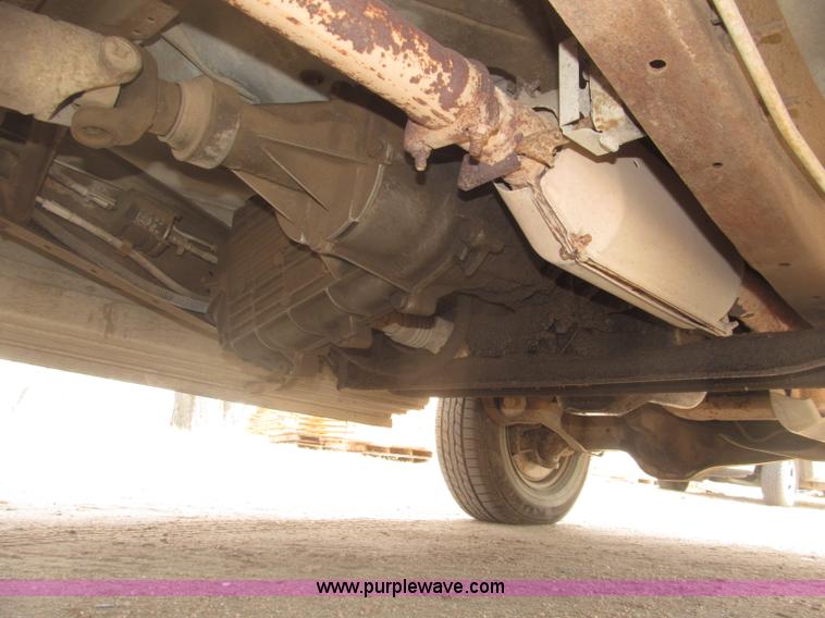 image for item B5455 1993 Ford F150 XLT pickup truck