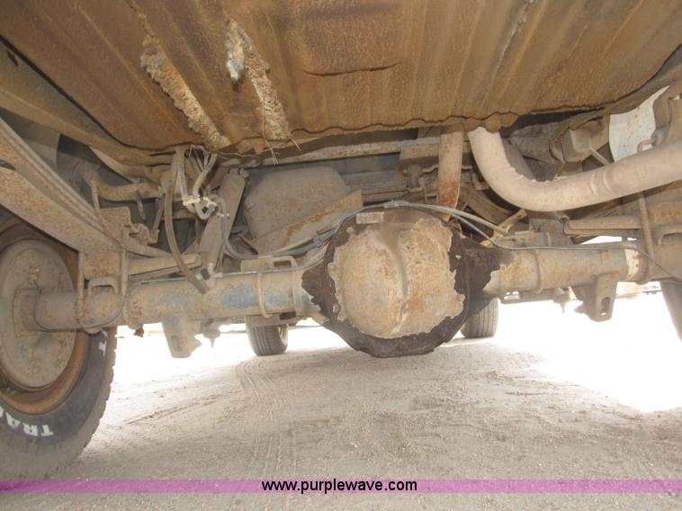 image for item B5455 1993 Ford F150 XLT pickup truck