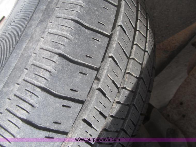 image for item B5455 1993 Ford F150 XLT pickup truck