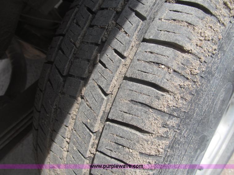 image for item B5455 1993 Ford F150 XLT pickup truck