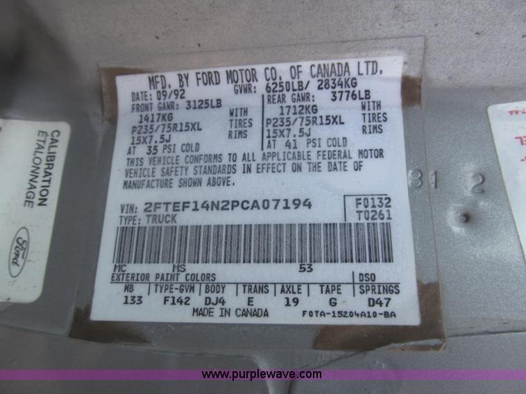 image for item B5455 1993 Ford F150 XLT pickup truck