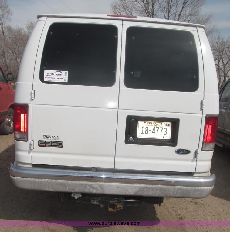 image for item B5456 2004 Ford E350 XLT van