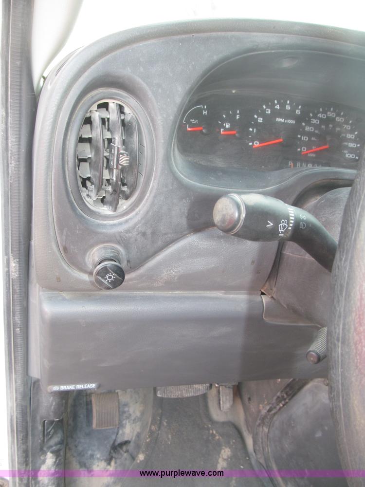 image for item B5456 2004 Ford E350 XLT van