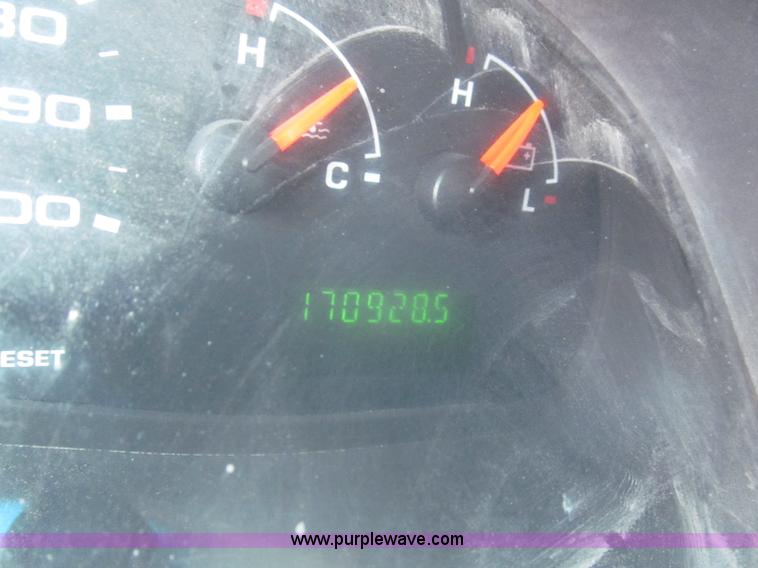 image for item B5456 2004 Ford E350 XLT van