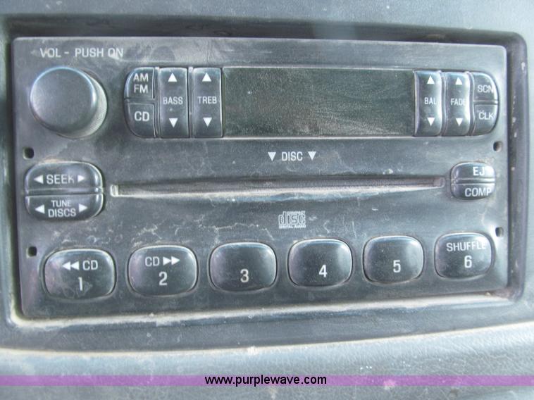 image for item B5456 2004 Ford E350 XLT van