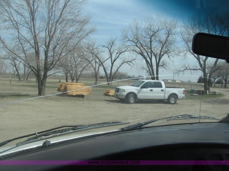 image for item B5456 2004 Ford E350 XLT van