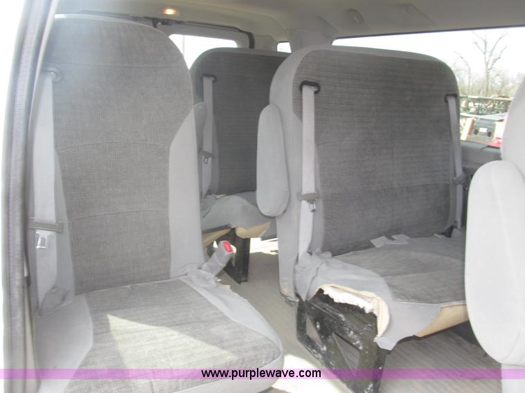 image for item B5456 2004 Ford E350 XLT van