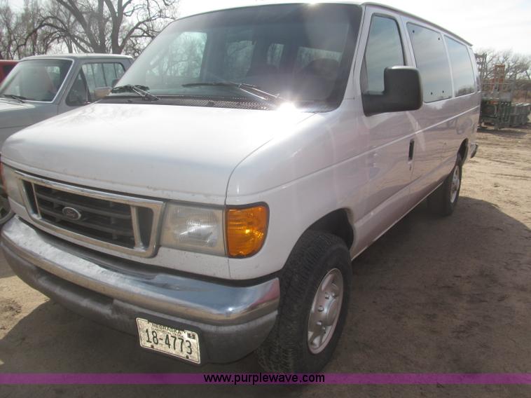image for item B5456 2004 Ford E350 XLT van