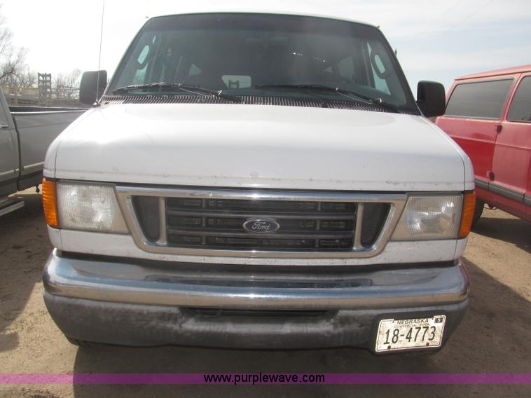 image for item B5456 2004 Ford E350 XLT van