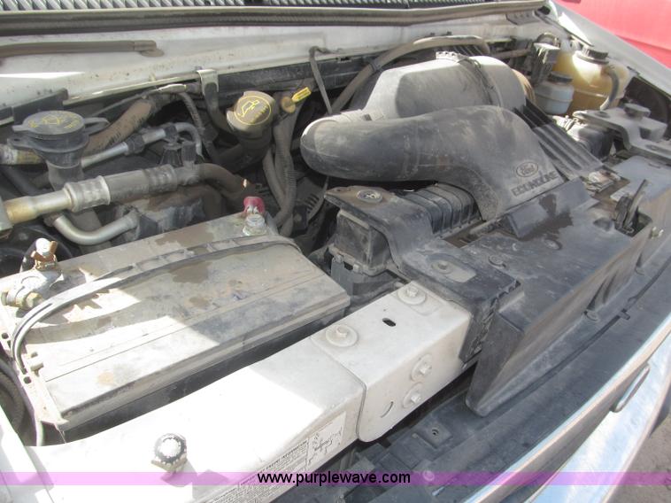 image for item B5456 2004 Ford E350 XLT van