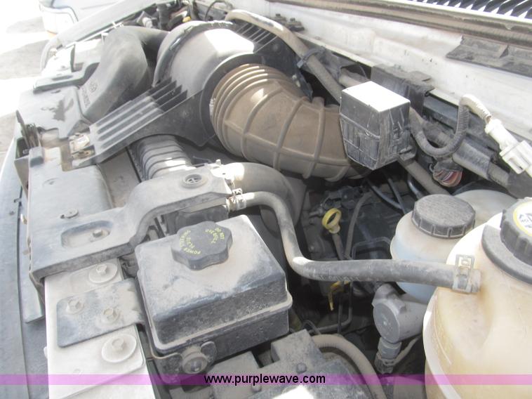 image for item B5456 2004 Ford E350 XLT van