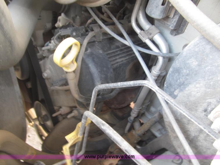 image for item B5456 2004 Ford E350 XLT van