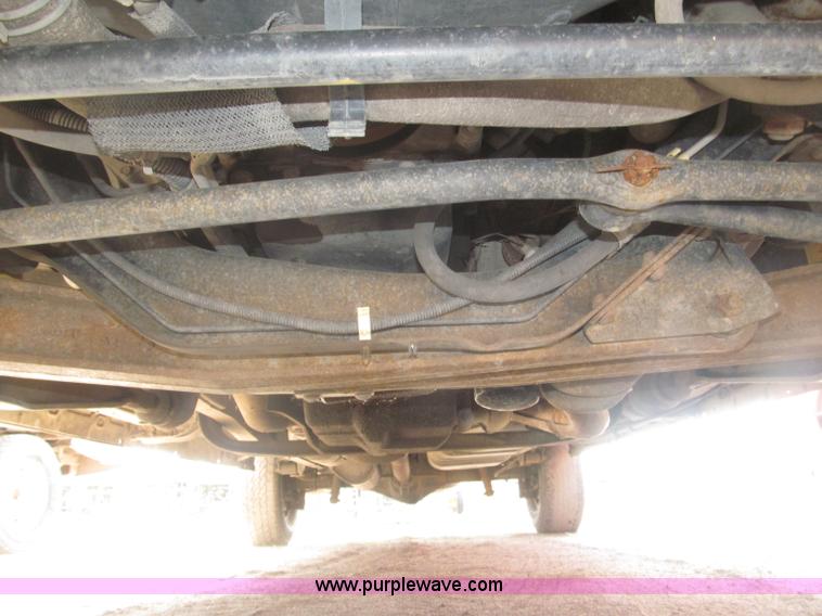 image for item B5456 2004 Ford E350 XLT van