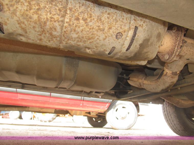 image for item B5456 2004 Ford E350 XLT van