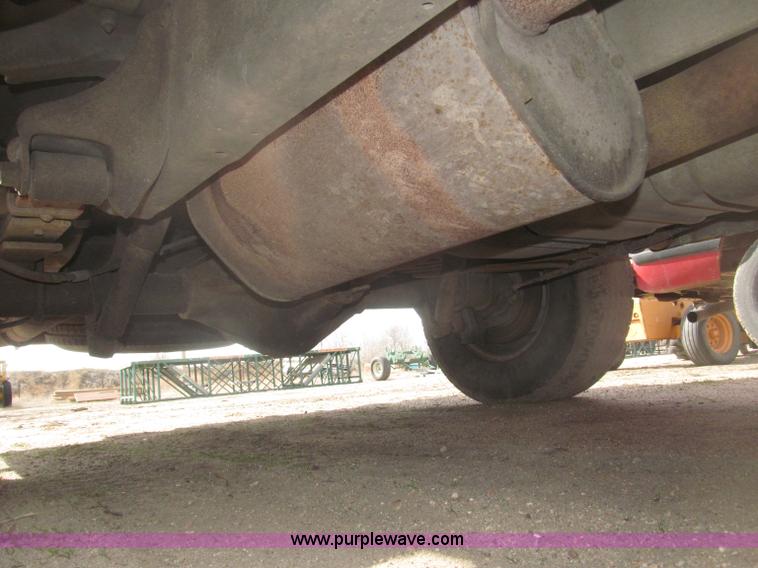 image for item B5456 2004 Ford E350 XLT van