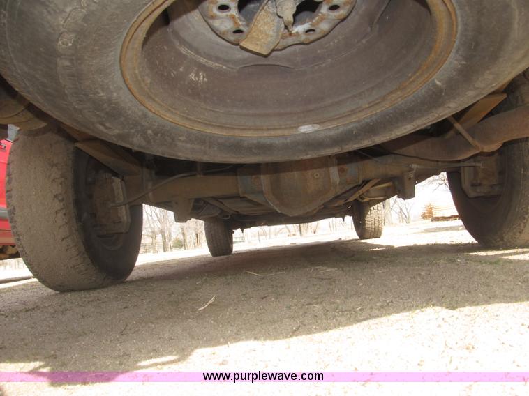 image for item B5456 2004 Ford E350 XLT van