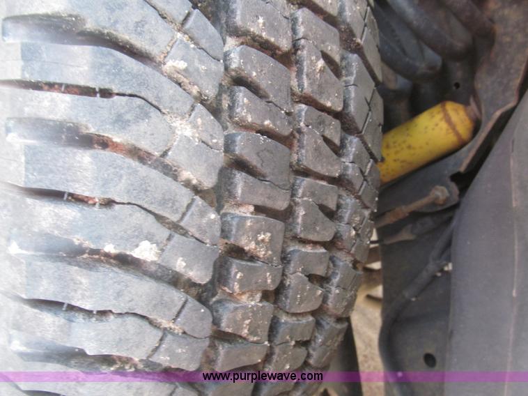 image for item B5456 2004 Ford E350 XLT van