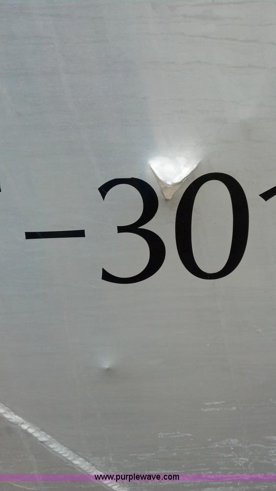 image for item C1045 Areo aluminum 22 inch wrap around bulkhead