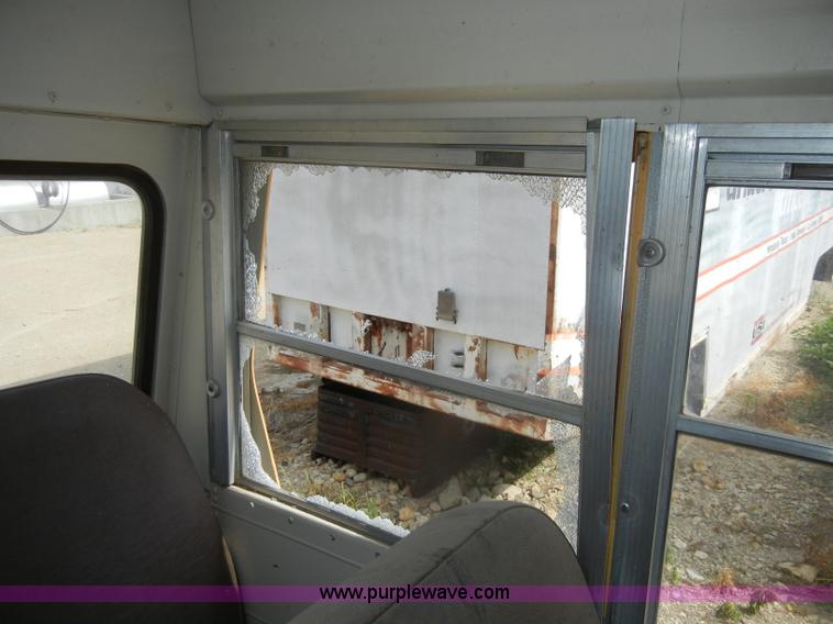 image for item D4373 1994 Chevrolet BlueBird school bus