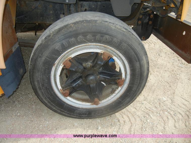 image for item D4373 1994 Chevrolet BlueBird school bus