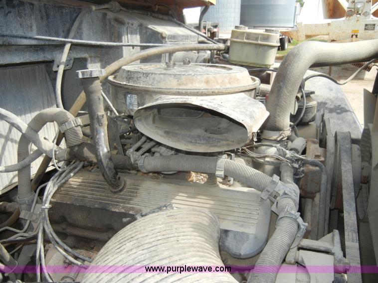 image for item D4373 1994 Chevrolet BlueBird school bus